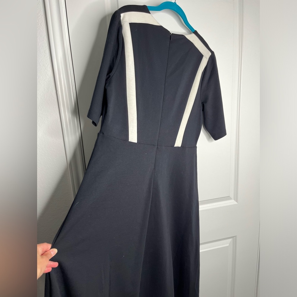 Boden Emily Ponte Midi Dress Black and White
Scoop Neck Size 14L NWT - Picture 11 of 11